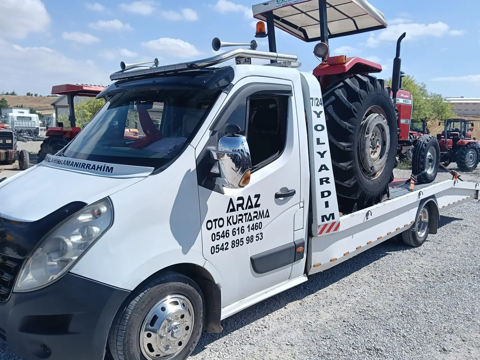 Kırıkkale Araz Oto Kurtarma çekicisi ile traktör taşıma hizmeti